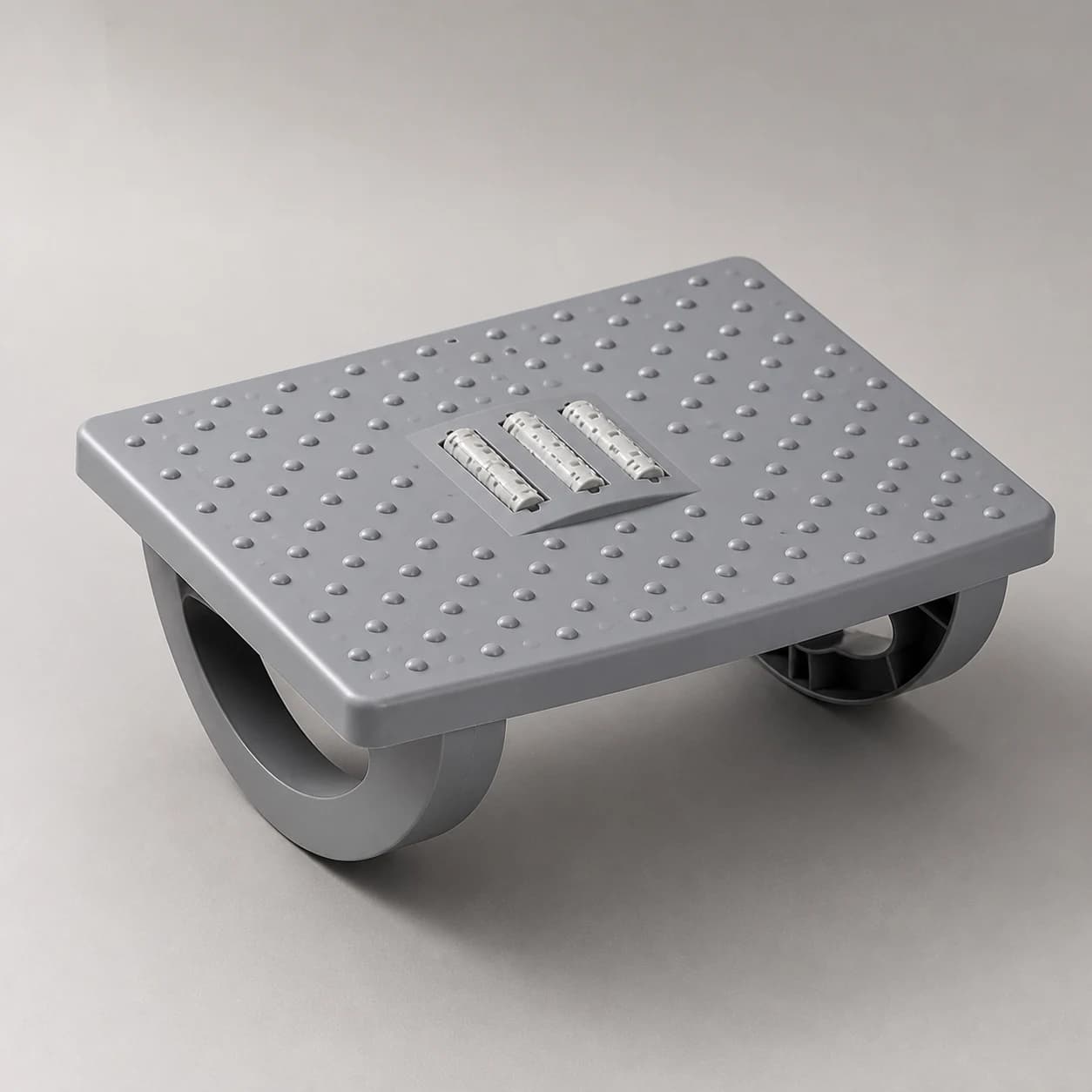 Higher-angle view of the gray RollArc platform and curved supports