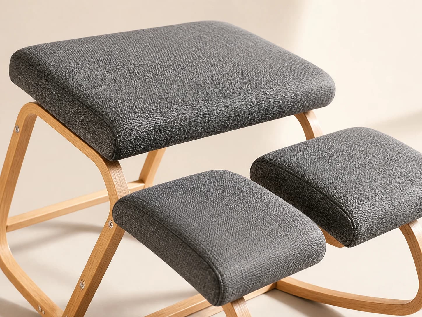 Close view of the padded seat and two separate knee supports