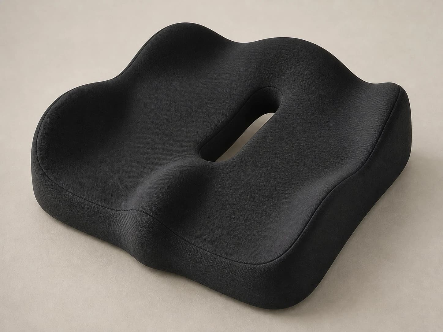 Top detail of the SeatNest central rear opening