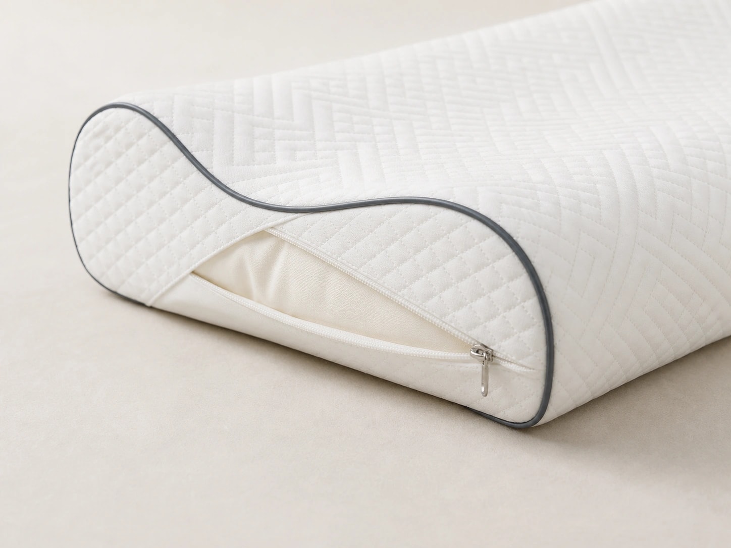 Close view of the WaveRest underside zipper opening onto its separate light inner sleeve