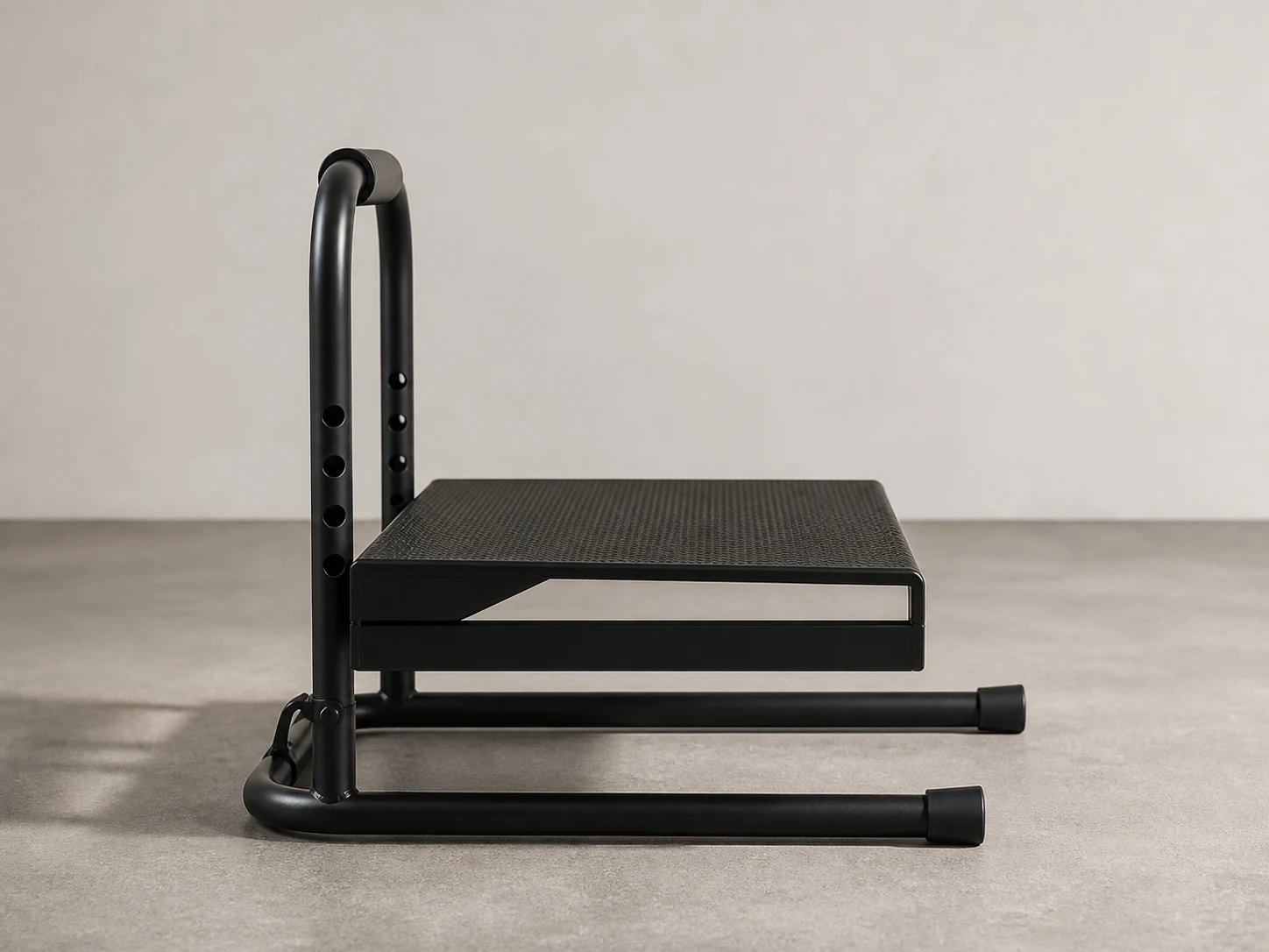 Side profile of RiseRest 6 showing the raised platform and manual support frame