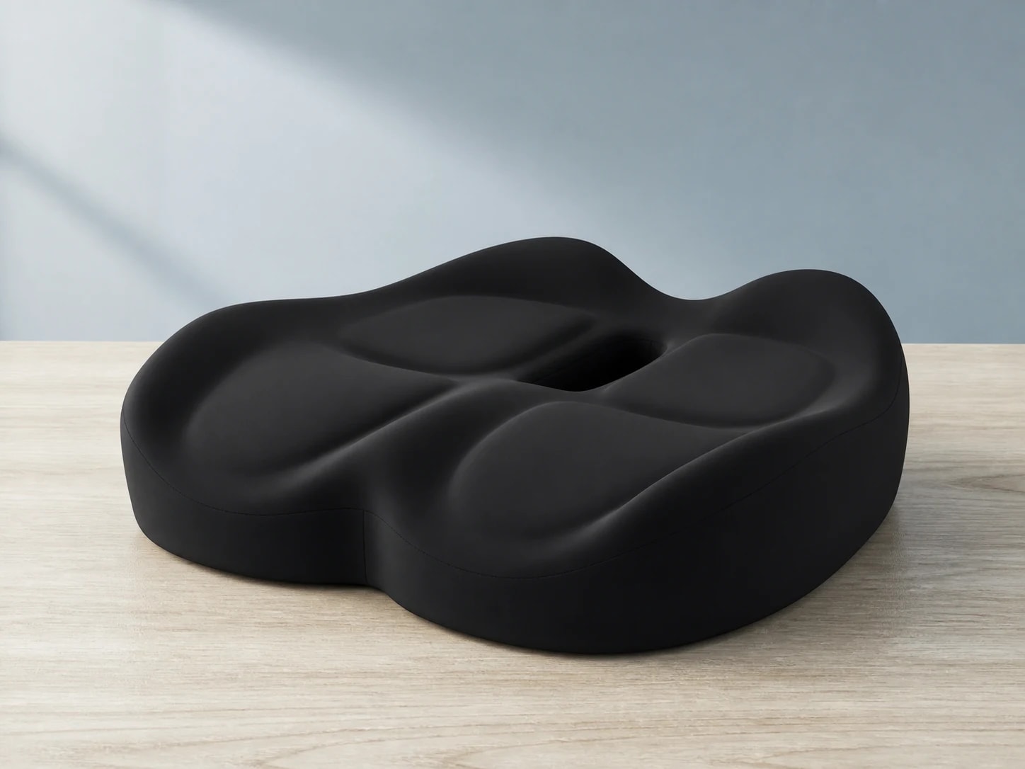 Low side profile of the thick black ContourX cushion edge