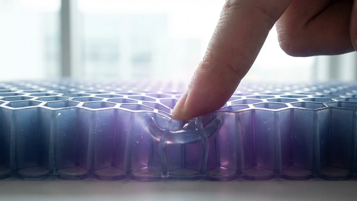 Extreme macro of gel cushion honeycomb structure showing translucent polymer and air channels